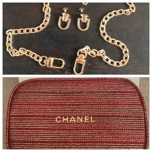 CHANEL 2022 HOLIDAY GO TO EXTREMES MASCARA SET, Including chain n D-rings(purse)